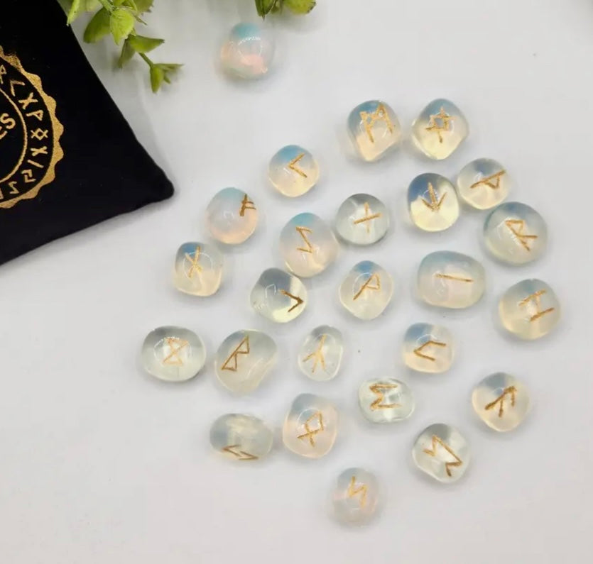 Rune Sets with Velvet Pouch
